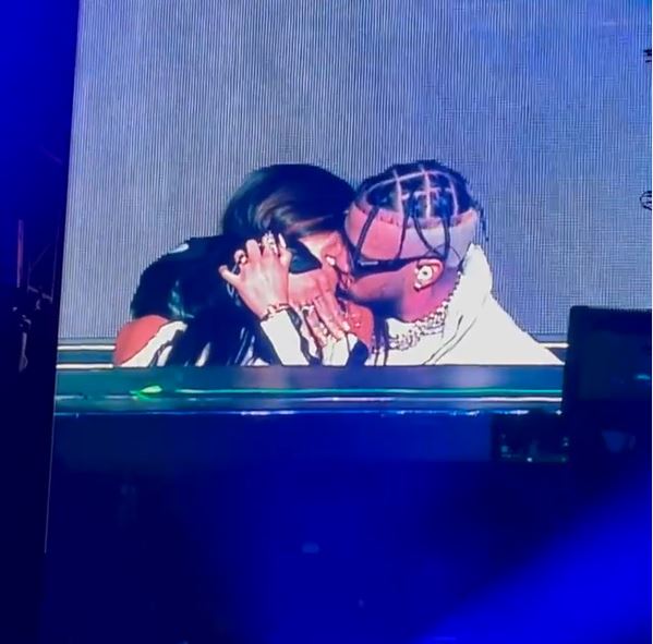 Mia Khalifa And Jhay Cortez kissing