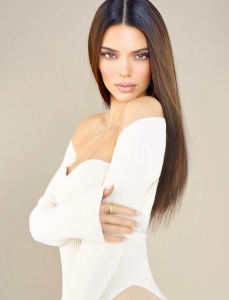 80 Kendall Jenner Facts: How Much Does Kendall Jenner Make? Net Worth, Age, Height, Income Sources, Bio, Wiki
