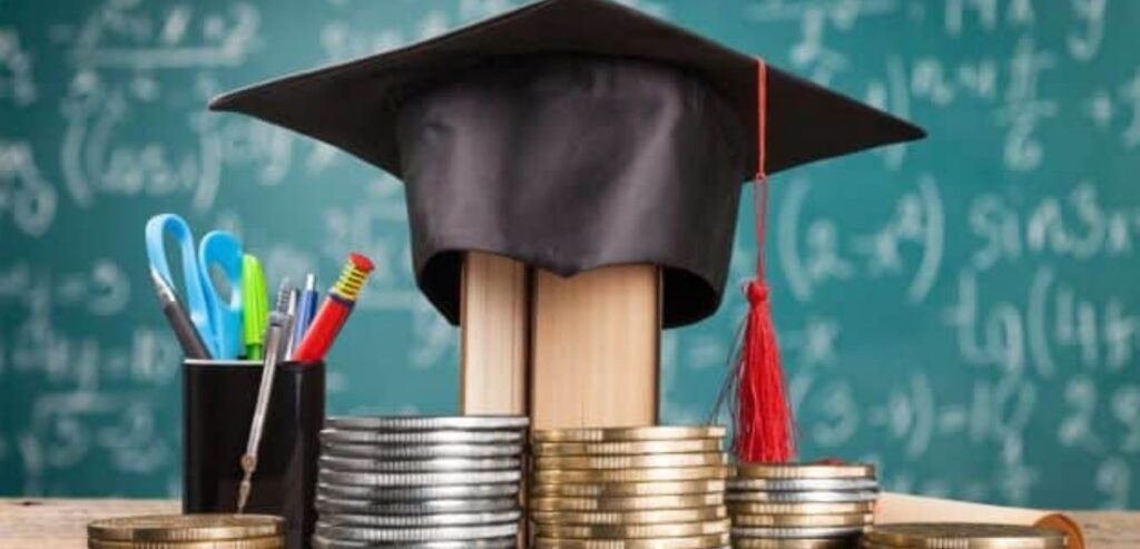 18 Factors To Consider: How To Choose The Best Student Loan To Pay For College Or Grad School