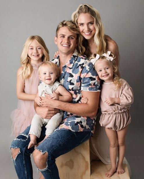 20 The LaBrant Fam Biography Fun Facts: Net Worth, Kids, Ages, Wiki, Cole, Savannah Rose, Everleigh, Posie, Zealand, Instagram, TikTok, Income, Etc