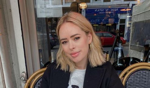 How Much Is Tanya Burr's Net Worth? Is She Rich - YouTube Earnings, Salary, Income, And More