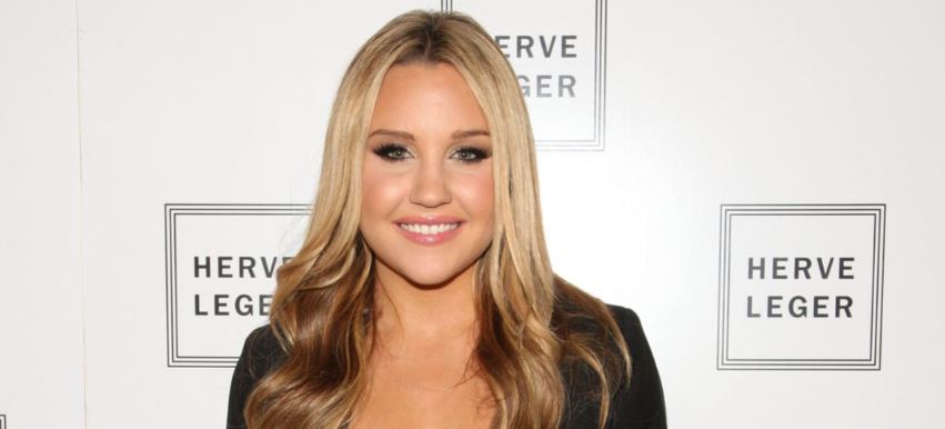 Who All Has Amanda Bynes Dated? Dating History, Exes, Boyfriend List, Men She Has Slept With, Etc