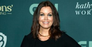 How Rich Is Bellamy Young? Singer Bellamy Young's Net Worth, Salary, Forbes Fortune, Income, Earnings, Etc￼