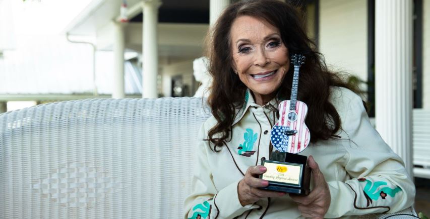 What Was Loretta Lynn’s Cause Of Death and Net Worth?