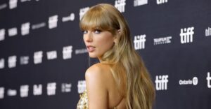 Who Did Taylor Swift Date At 19? Let's Find Out From Her Album "Midnights"￼