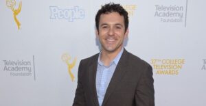 How Rich Is Fred Savage? Details About The Actor's Net Worth, Salary, Forbes Fortune, and Income￼