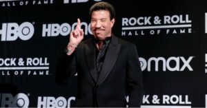 How Rich Is Lionel Richie? Singer Lionel Richie's Net Worth, Salary, Forbes Fortune, Income, and More￼