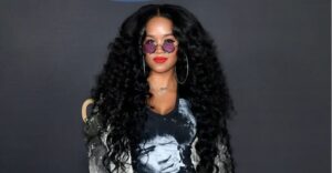 Why Does H.E.R. Always Wear Sunglasses? The R&B Singer Has a Solid Reason￼
