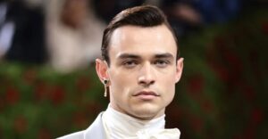 Is Thomas Doherty In A Relationship, Who Has He Dated? The Actor's Current Girlfriend, Wife, Exes, Dating History￼