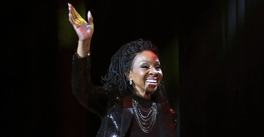 Gladys Knight lost weight due to cancer battle.