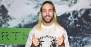 10 Fun Things About Pete Wentz: Net Worth, Age, Parents, Siblings, Ethnicity, Married Wife, Young, Kids, Wiki, Bio