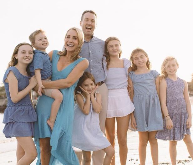 Andrea Canning with her husband Tony Bancroft and their six children. Source: Instagram @andreacanning